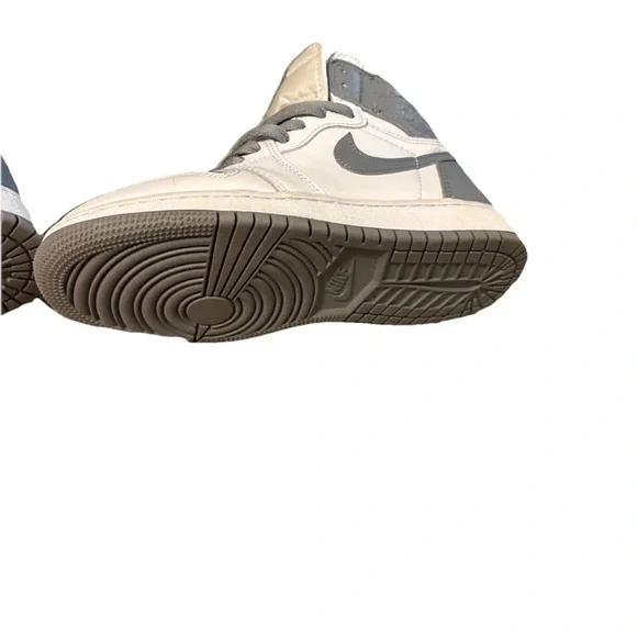 YOUTH Nike Jordan 1's gray/white retro high OG stealth. SIZE 4 -**NO BOX - Picture 7 of 16